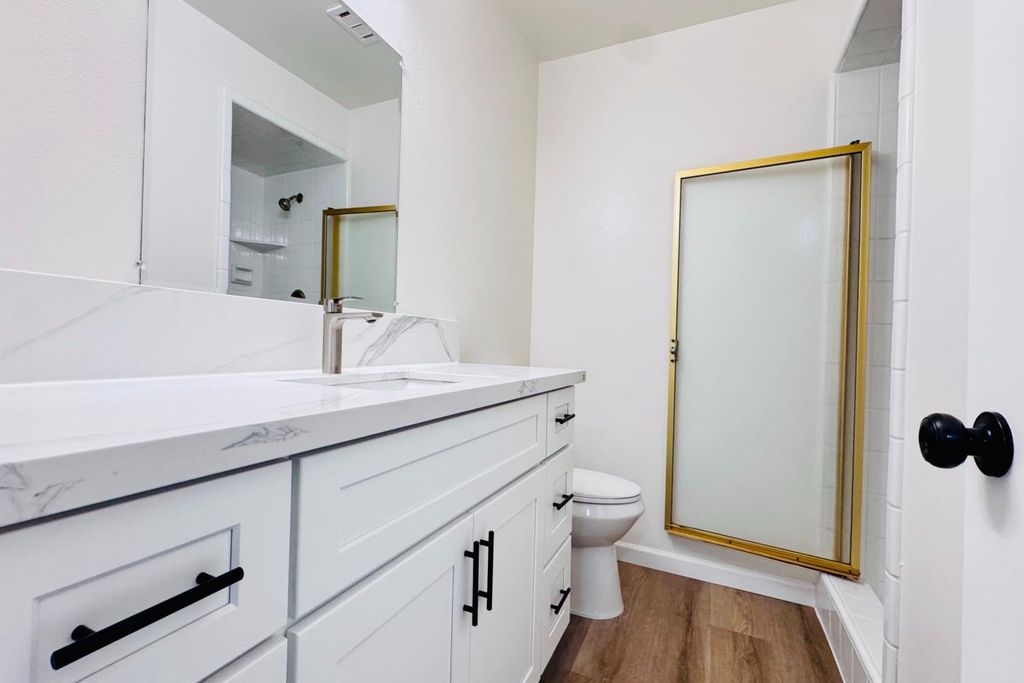 Image 41 of property listing at 8155 N Fowler Avenue, Clovis, CA 93619
