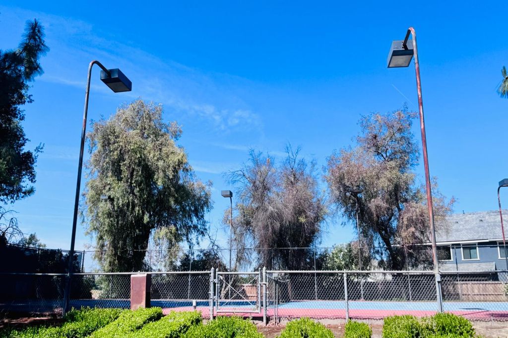 Image 60 of property listing at 8155 N Fowler Avenue, Clovis, CA 93619