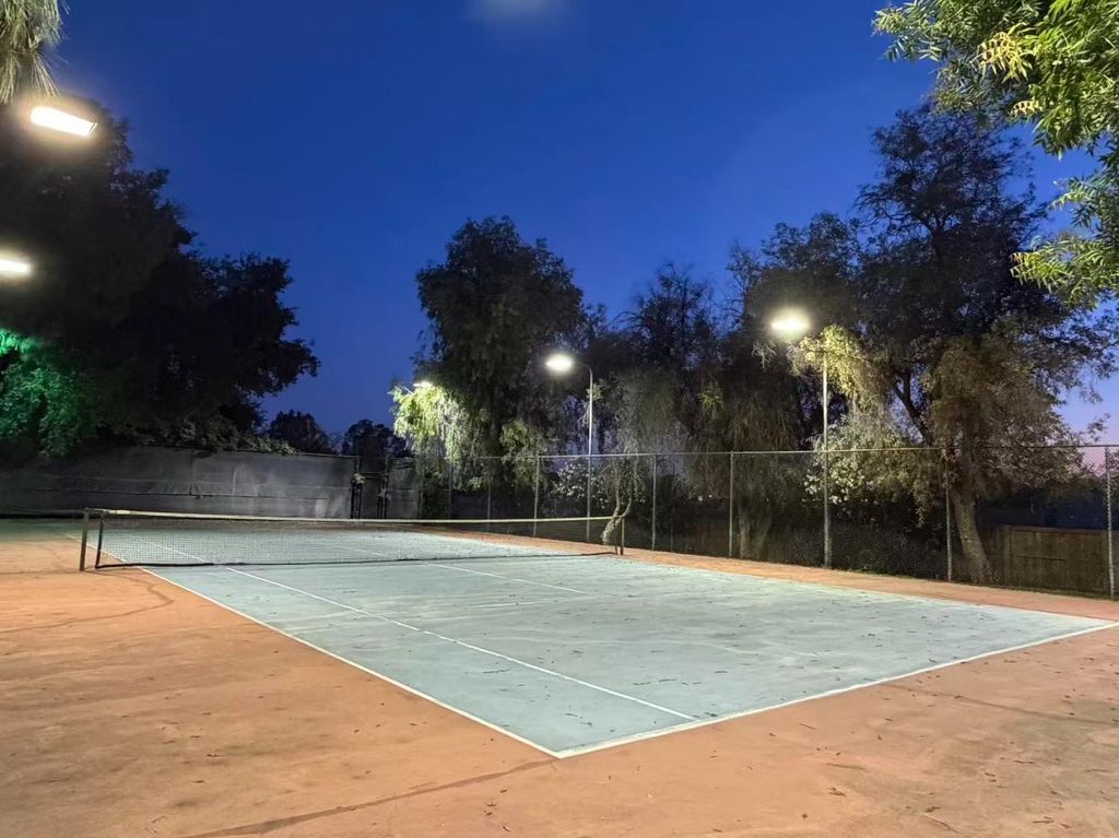 Image 68 of property listing at 8155 N Fowler Avenue, Clovis, CA 93619