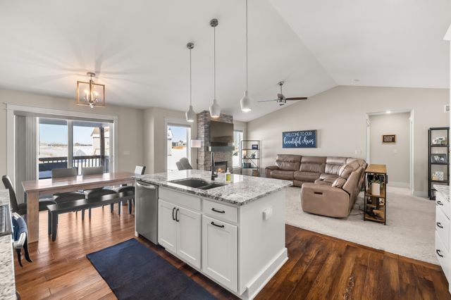 532 Shiloh Rose Parkway NW, Bondurant, IA 50035