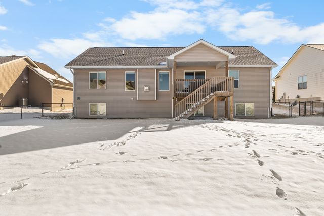 532 Shiloh Rose Parkway NW, Bondurant, IA 50035