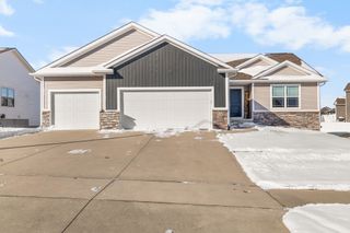 532 Shiloh Rose Parkway NW, Bondurant, IA 50035