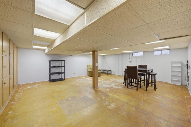 16712 Elm Street, South Holland, IL 60473