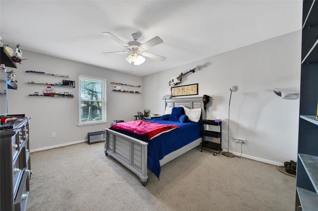 1018 Candlelight Lane, Houston, TX 77018