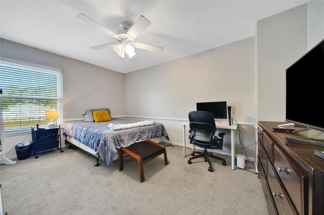 1018 Candlelight Lane, Houston, TX 77018