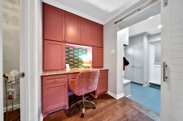 1018 Candlelight Lane, Houston, TX 77018