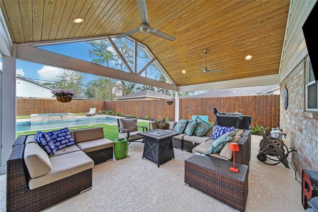 1018 Candlelight Lane, Houston, TX 77018