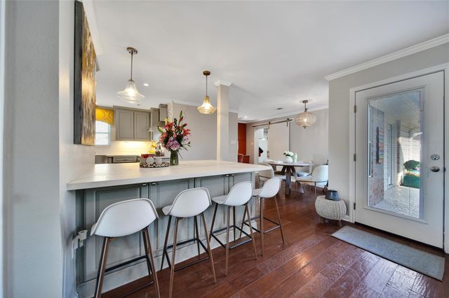 1018 Candlelight Lane, Houston, TX 77018