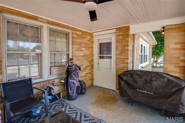 3009 W Delmar Avenue, Godfrey, IL 62035