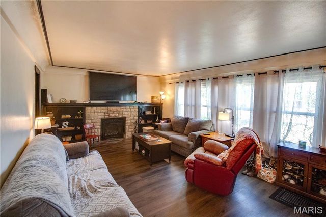 3009 W Delmar Avenue, Godfrey, IL 62035