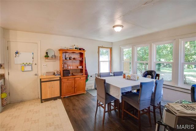 3009 W Delmar Avenue, Godfrey, IL 62035