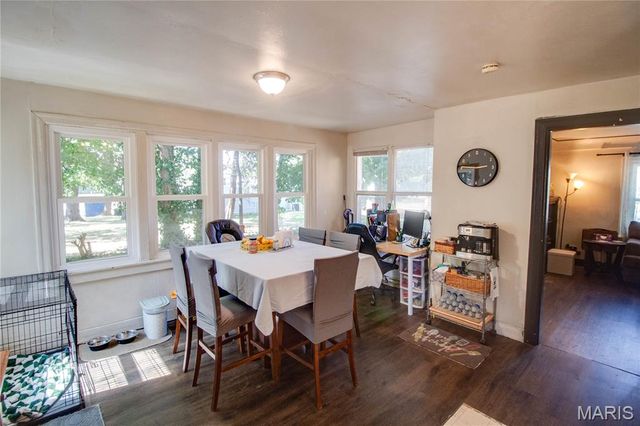 3009 W Delmar Avenue, Godfrey, IL 62035