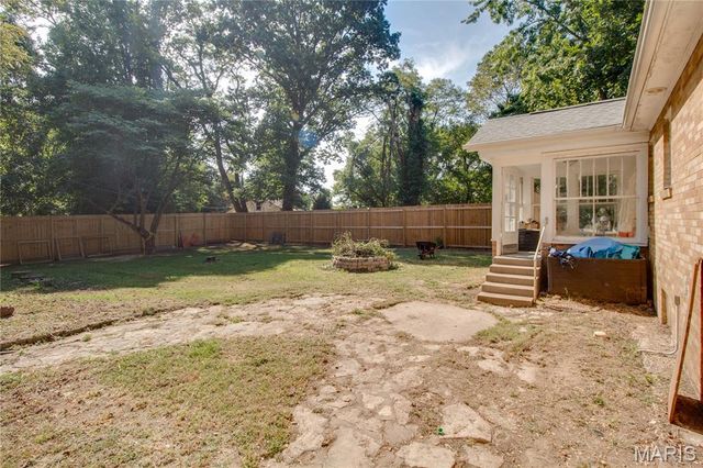 3009 W Delmar Avenue, Godfrey, IL 62035
