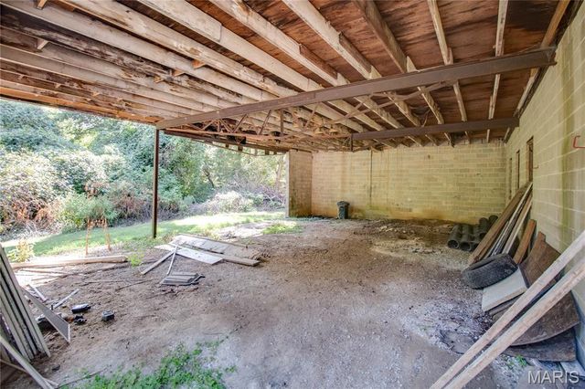 3009 W Delmar Avenue, Godfrey, IL 62035
