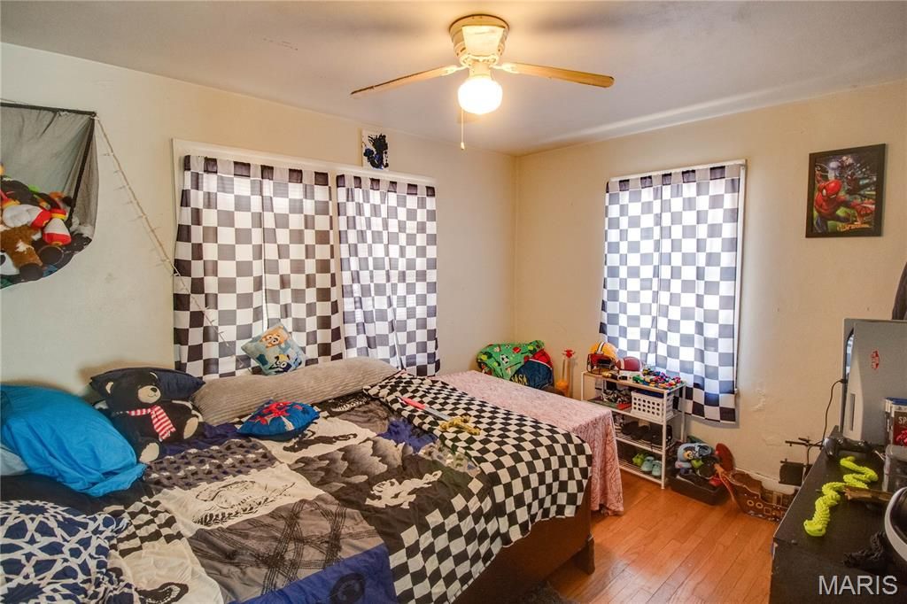 Image 28 of property listing at 3009 W Delmar Avenue, Godfrey, IL 62035