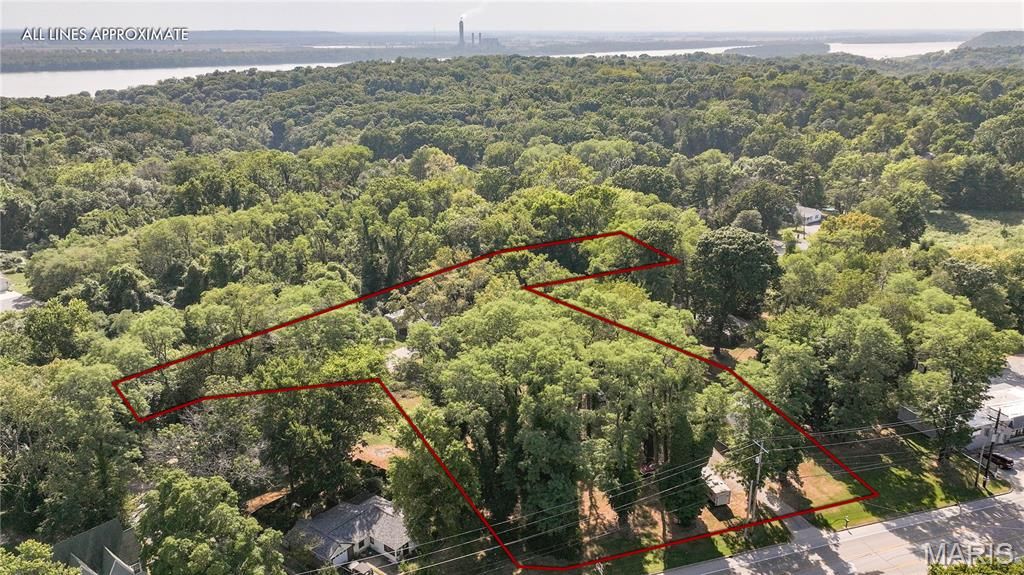 Image 4 of property listing at 3009 W Delmar Avenue, Godfrey, IL 62035
