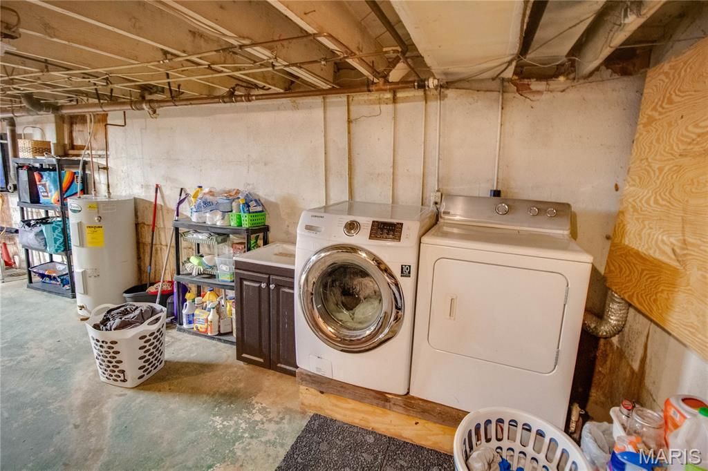 Image 34 of property listing at 3009 W Delmar Avenue, Godfrey, IL 62035