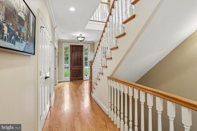 11736 GAINSBOROUGH RD, Potomac, MD 20854