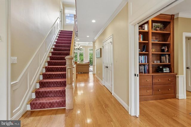 11736 GAINSBOROUGH RD, Potomac, MD 20854