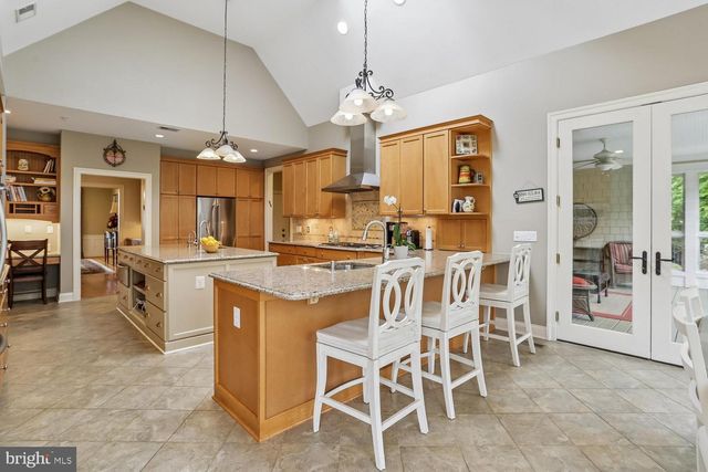 11736 GAINSBOROUGH RD, Potomac, MD 20854