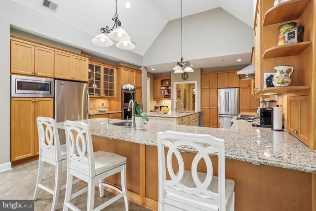 11736 GAINSBOROUGH RD, Potomac, MD 20854