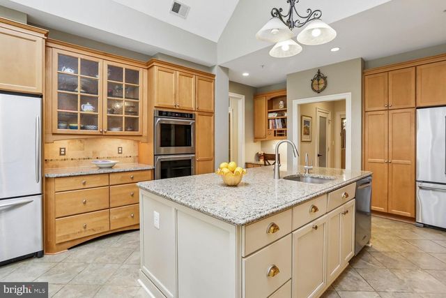 11736 GAINSBOROUGH RD, Potomac, MD 20854