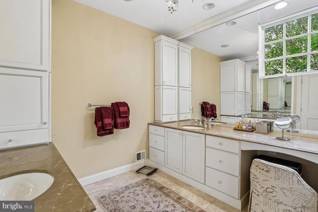 11736 GAINSBOROUGH RD, Potomac, MD 20854
