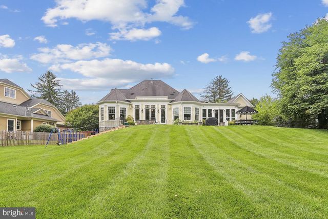 11736 GAINSBOROUGH RD, Potomac, MD 20854