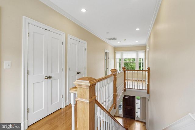 11736 GAINSBOROUGH RD, Potomac, MD 20854