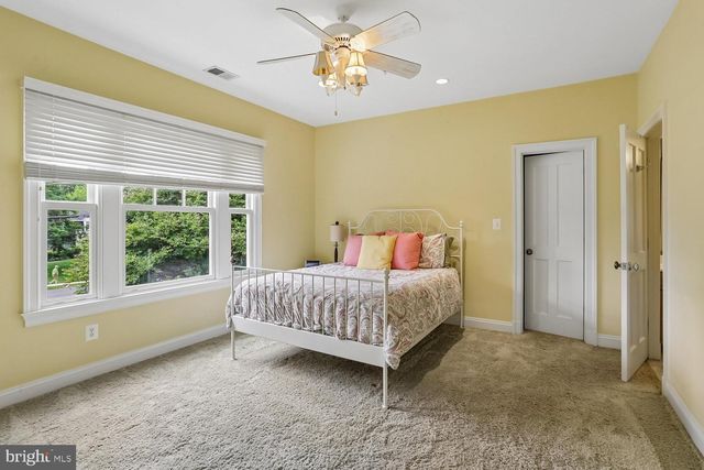 11736 GAINSBOROUGH RD, Potomac, MD 20854