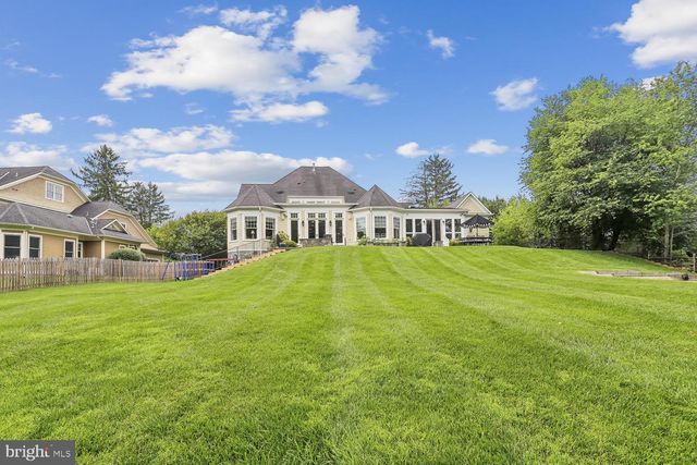 11736 GAINSBOROUGH RD, Potomac, MD 20854