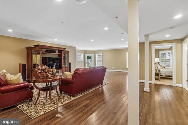 11736 GAINSBOROUGH RD, Potomac, MD 20854