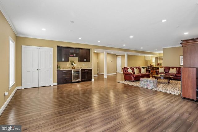 11736 GAINSBOROUGH RD, Potomac, MD 20854