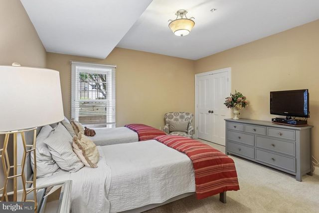 11736 GAINSBOROUGH RD, Potomac, MD 20854