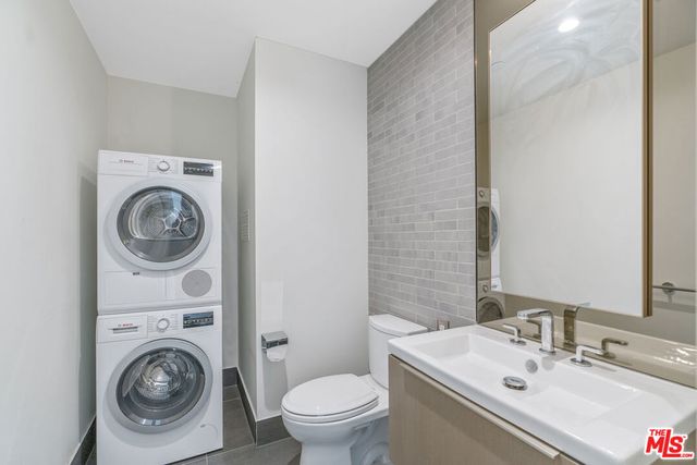 889 Francisco Street 3801, Los Angeles, CA 90017