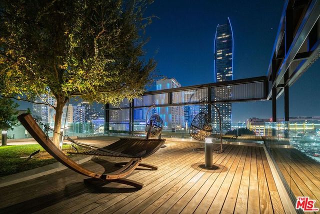 889 Francisco Street 3801, Los Angeles, CA 90017
