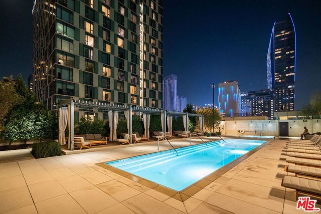 889 Francisco Street 3801, Los Angeles, CA 90017