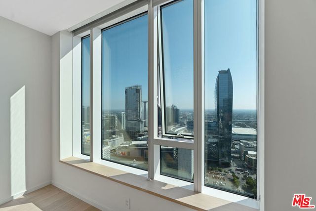 889 Francisco Street 3801, Los Angeles, CA 90017