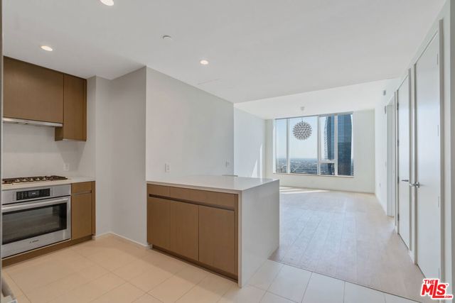 889 Francisco Street 3801, Los Angeles, CA 90017