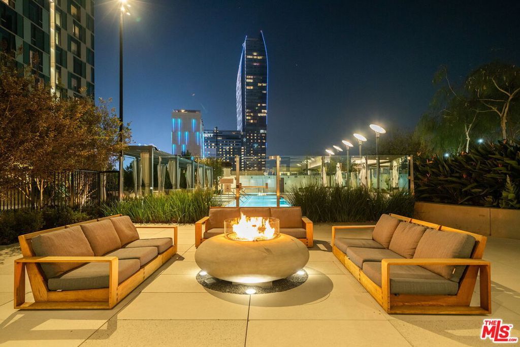 889 Francisco Street 3801, Los Angeles, CA 90017