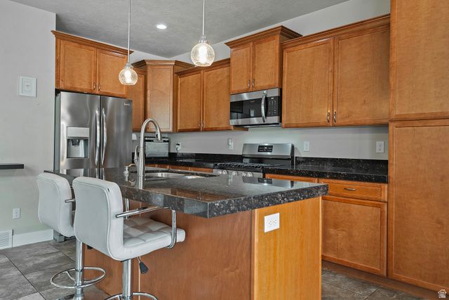 379 E HORSE CREEK DR, Midvale, UT 84047