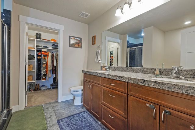 379 E HORSE CREEK DR, Midvale, UT 84047