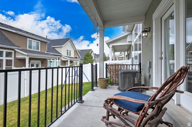 379 E HORSE CREEK DR, Midvale, UT 84047