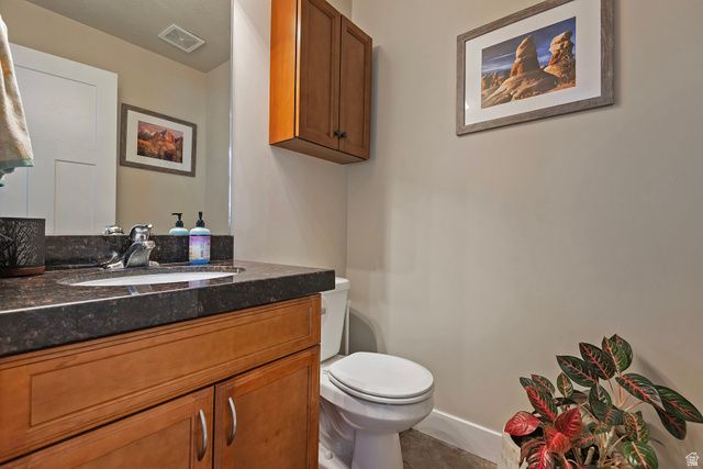 379 E HORSE CREEK DR, Midvale, UT 84047