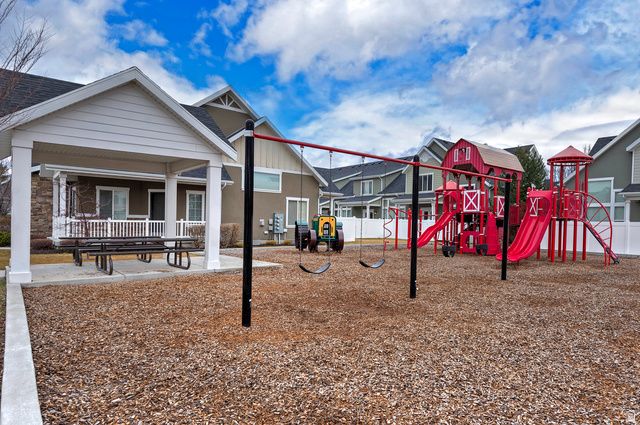 379 E HORSE CREEK DR, Midvale, UT 84047