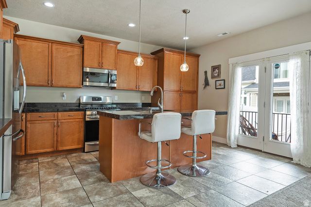 379 E HORSE CREEK DR, Midvale, UT 84047