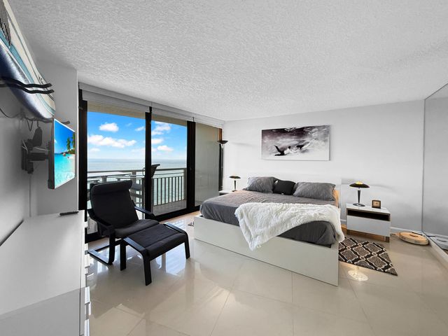 3000 N Ocean Drive 32-D, Singer Island, FL 33404