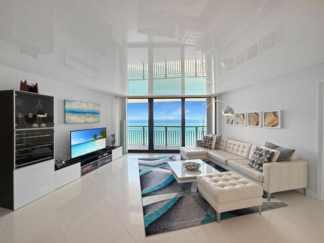 3000 N Ocean Drive 32-D, Singer Island, FL 33404