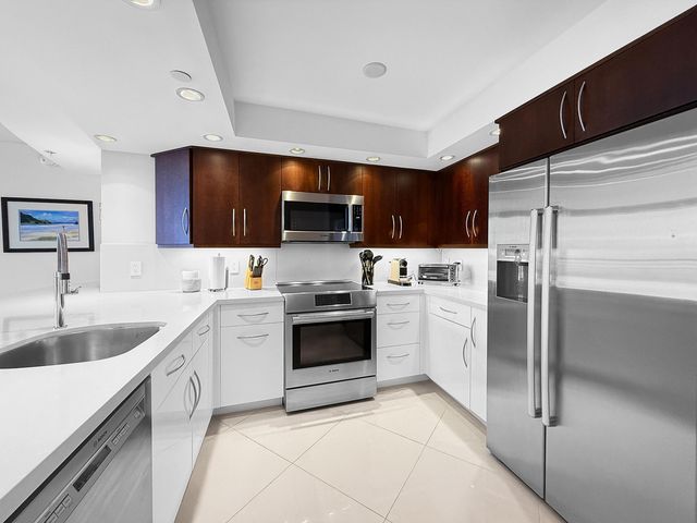 3000 N Ocean Drive 32-D, Singer Island, FL 33404