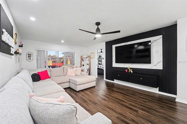 5197 SILENT LOOP 121, New Port Richey, FL 34652